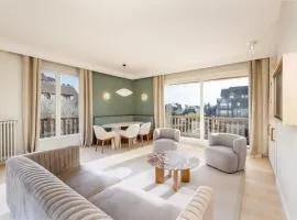 Luxury sea view 3BR-2BA with services in Deauville