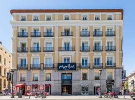 Mola Hostel, hotel in Madrid
