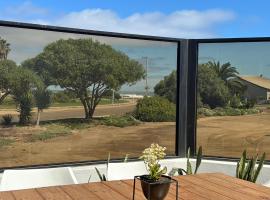 Poseidon Beachfront Holiday Home, cottage in Swakopmund