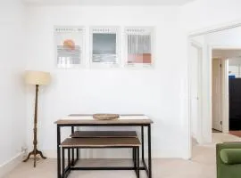 Pass the Keys Poets' Corner Stylish Apartment Station Location
