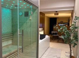 L'Écrin Bohème - Jacuzzi & Sauna - Amiens, hotel in Amiens