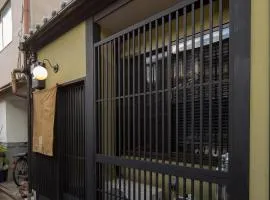 Kanade Kyotoeki-Hachijomuromachian