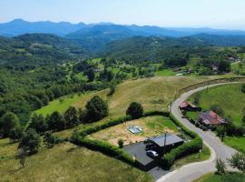 ATETA Tiny House, маленький будиночок у місті Dealu Mare