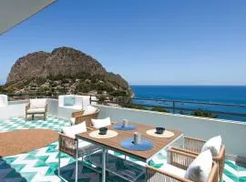 Sea Frame Design Apartments with Pool by Wonderful Italy