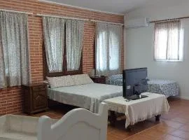 Habitación,Piscina y Jardín