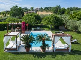 Villa Monticelli, ξενοδοχείο σε Serrungarina