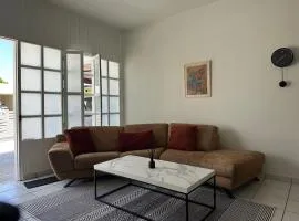 White House with Garden and BBQ in Strovolos