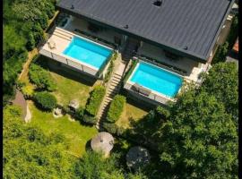 바이나 바슈타에 위치한 수영장이 있는 호텔 Apartmani Drinske ploce