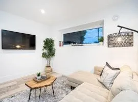 Cozy Mountain View Suite with Parking and Floor Heating for 4