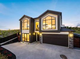Modern Comfort in Long Bay near Beach & Cafes, guest house in Auckland