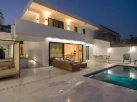 Las Burras Ocean Front Views