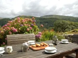 Fegla Fawr - Rustic, rural farmhouse near Barmouth