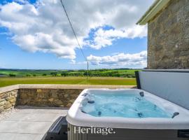 Woodside, Get away with Hot Tub, near Fraserburgh, hotel con vasche idromassaggio a Strichen