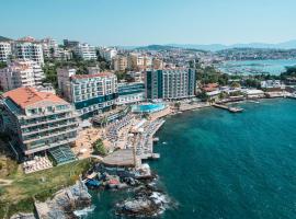 Charisma De Luxe Hotel