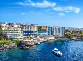 Charisma De Luxe Hotel, hôtel à Kusadası