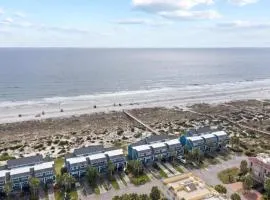 Beach Getaway in Amelia - Ocean Views & Room for 8