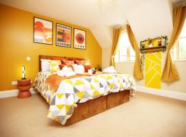 Spacious 5-Bed House, 9 Beds, Secure Parking, Ideal for Contractors, WiFi, hotel in North Newton