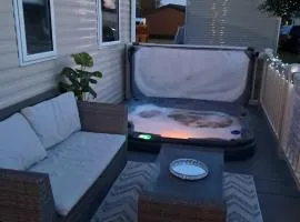 Lovely Hot Tub Caravan Tattershall