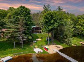 Muskoka Gem 8ppfireplacescanoekayaks – hotel w mieście Bracebridge