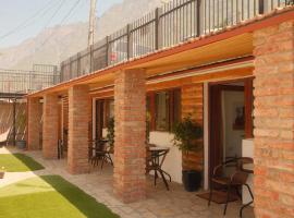 mood hotel kazbegi garden, hotel in Stepantsminda