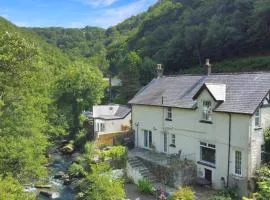 River Cottage in stunning location