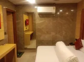 S R M Hotel Grand Shiva Just a Minute Away From New Delhi Railway Station and V F S Sivaji Stadium Metro Station