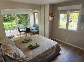 Studio avec terrasse et tonnelle
