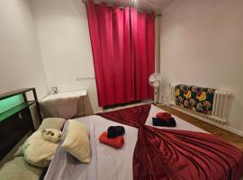 Chez Paul au Rivet Paris, guest house in Le Plessis-Robinson