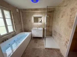 la vallée du paradis studio avec balnéothérapie en campagne