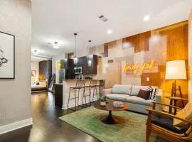 Neon Daes Amazing 1 Bedroom Near Vandy and Broadway