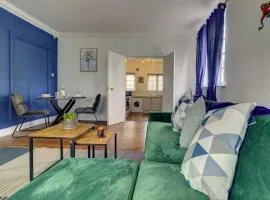 Spacious 1 bedroom welcomes contractor long stays