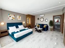 Chic Ocean-View Studio with Grand Terrace