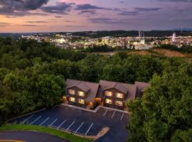 Prime Location Upgraded Townhome Hot Tub, villa en Pigeon Forge