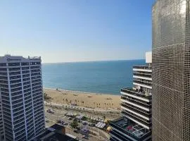 2201 - Vista mar lateral! Apto para 5 pessoas com ar e vaga