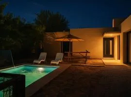 Tu escapada ideal en Mar de Ansenuza - Patio y piscina privada