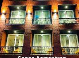 Hotel Ganga Aamantran, hotel v destinaci Haridvár