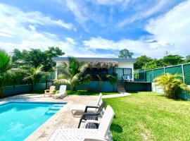 Casa de lujo- Vista- Piscina- La Libertad, hotel in La Libertad