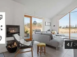 Lakefront Luxury In Kongsnæs Holiday Retreat
