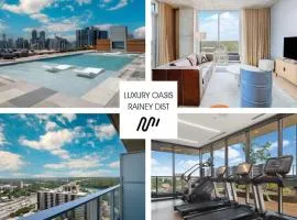 Luxury Oasis - Stunning Condo Unbeatable Location