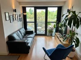 Sheffield City Centre Apartment & Balcony