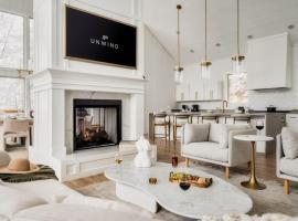 Redtail Lodge - Pool Hot tub Game Room & Views, Hotel in Park Settlement