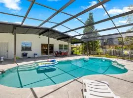 Luxe Coastal Retreat - Waterfront Pool