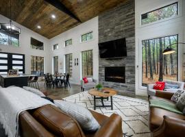 Bearfoot Chill'Inn - Relaxing Escape in Broken Bow, hotel v destinaci Mount Herman