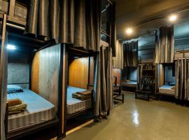 Another High Away Hostel - Bangkok, hostel v destinaci Ban Nong Chaeng