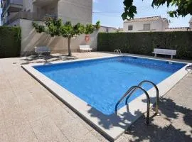 Apartment for 2 people in Roses with river view