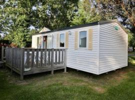 Mobil-home 2 chambres avec terrasse - API-1-52-456, ξενοδοχείο σε La Mothe-Achard