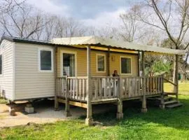 Mobil home avec terrasse pour 6 personnes - API-1-52-397