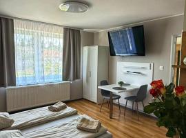 Garden Apartments, hotel in Kráľovský Chlmec