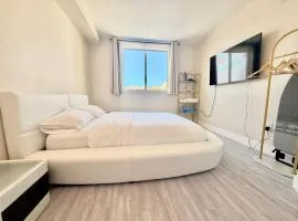 Aventura Relaxing Stay Near Beach Shared Living with Host