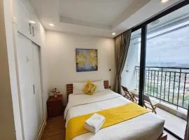 Luxury Studio Apt 25' To Airport, Gym, Swimming Pools